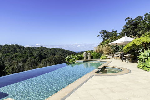 The Outlook Cabana - Accommodation Gladstone 14