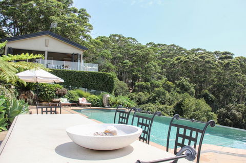 The Outlook Cabana - Accommodation Gladstone 13