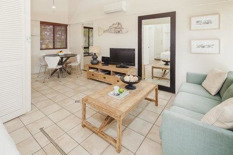 Julians Apartments - Accommodation Gladstone 17