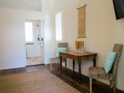 Cove Studios - Accommodation Gladstone 9