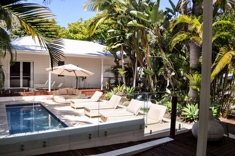 Cove Studios - Accommodation Gladstone 0