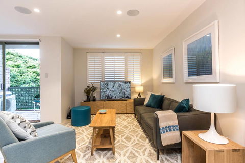 Nobbs Â· Executive 2 Storey Sydney Apartment With Pool - Accommodation Gladstone 0