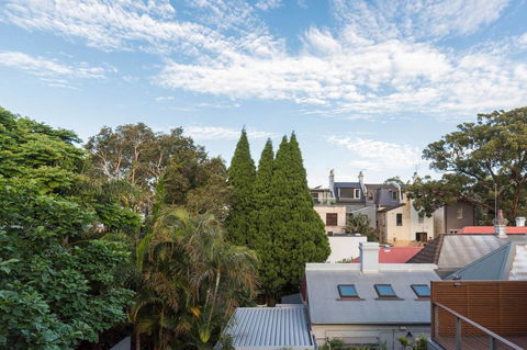 Nobbs Â· Executive 2 Storey Sydney Apartment With Pool - Accommodation Gladstone 17