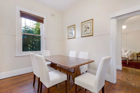 Drummoyne 3 Bedroom Home (62ALE) - Accommodation Gladstone 4