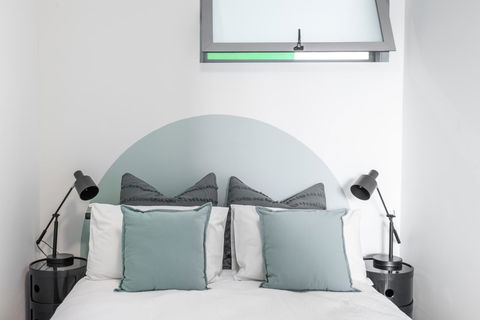 Large Light Luxe 3BDR 2BA Free Parking - Walk To Sydney Uni And RPA - Accommodation Gladstone 10