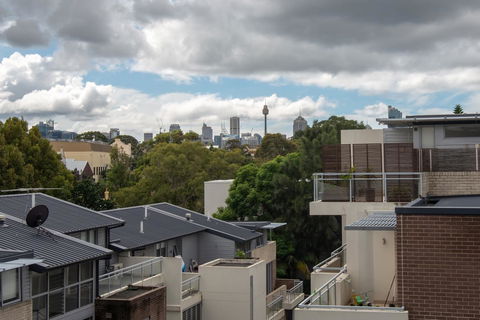 Large Light Luxe 3BDR 2BA Free Parking - Walk To Sydney Uni And RPA - Accommodation Gladstone 2