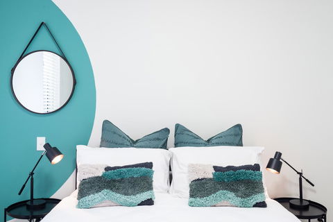 Large Light Luxe 3BDR 2BA Free Parking - Walk To Sydney Uni And RPA - Accommodation Gladstone 9