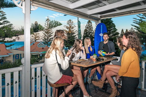 Mad Monkey Hostel Coogee Beach - Accommodation Gladstone 1