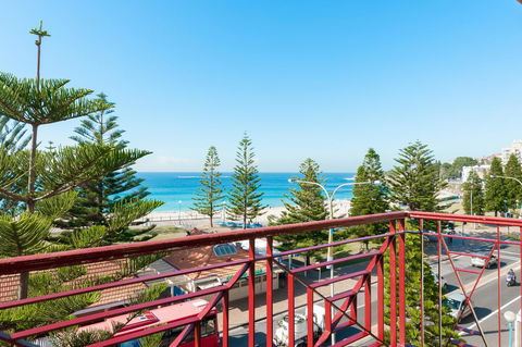 Mad Monkey Hostel Coogee Beach - Accommodation Gladstone 7
