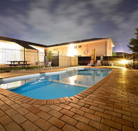 Winning Post Motor Inn - Accommodation Gladstone