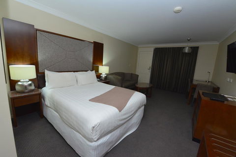 Winning Post Motor Inn - Accommodation Gladstone 19
