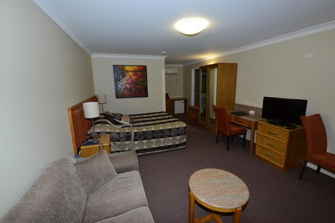 Winning Post Motor Inn - Accommodation Gladstone 21