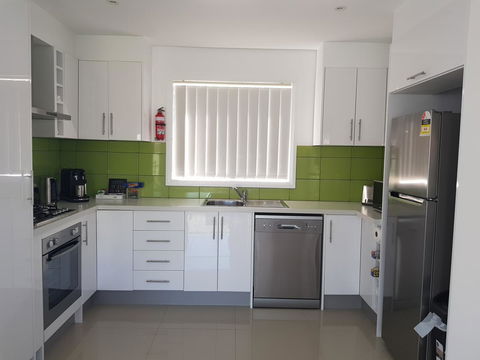 BookerBay Retreat! - Accommodation Gladstone 7