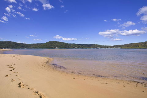 BookerBay Retreat! - Accommodation Gladstone 0