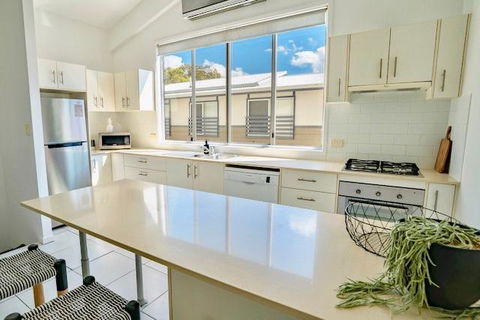 Hastings By The Sea - Accommodation Gladstone 8