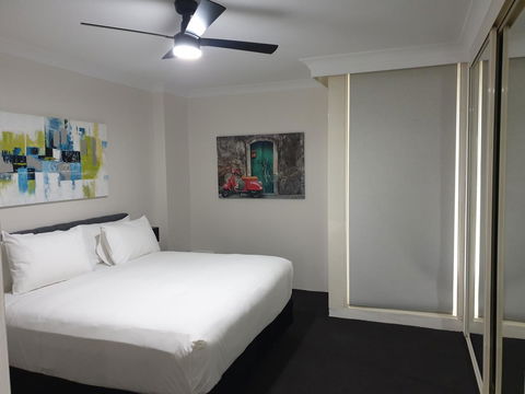 Liv Apartments Haymarket - Accommodation Gladstone 5
