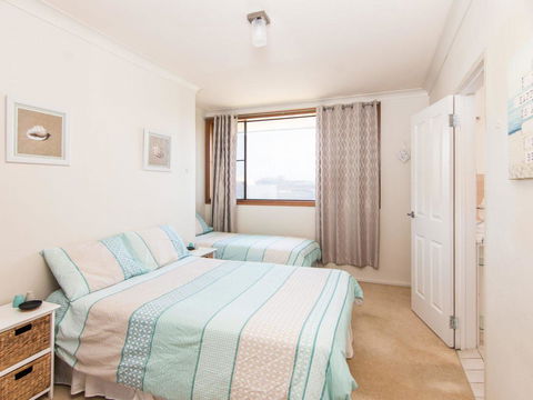 Shoreline 7 - Accommodation Gladstone 5