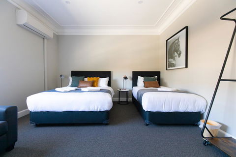 Horse And Jockey Hotel Homebush - Accommodation Gladstone 16