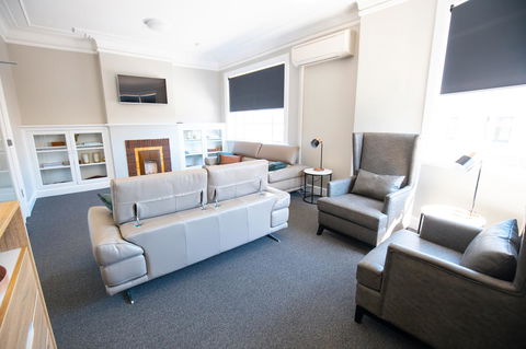 Horse And Jockey Hotel Homebush - Accommodation Gladstone 14
