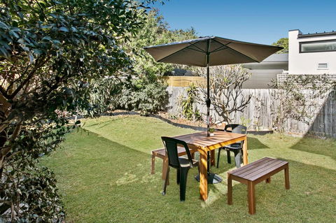 Seaspray - Manly Beach Apartment Close To The Sand - Accommodation Gladstone 3