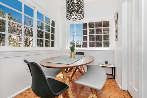 Seaspray - Manly Beach Apartment Close To The Sand - Accommodation Gladstone 2