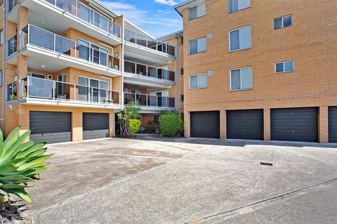 Victoria Parade, Kiah, Unit 10, 53 - Accommodation Gladstone 12