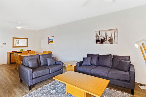 Victoria Parade, Kiah, Unit 10, 53 - Accommodation Gladstone 3