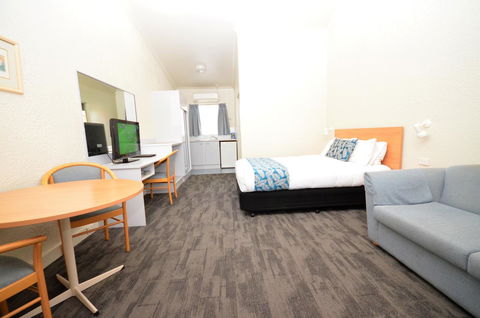 Boulevarde Motor Inn - Accommodation Gladstone 0