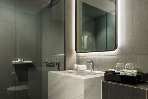 West Hotel Sydney, Curio Collection By Hilton - Accommodation Gladstone 4