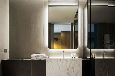 West Hotel Sydney, Curio Collection By Hilton - Accommodation Gladstone 8