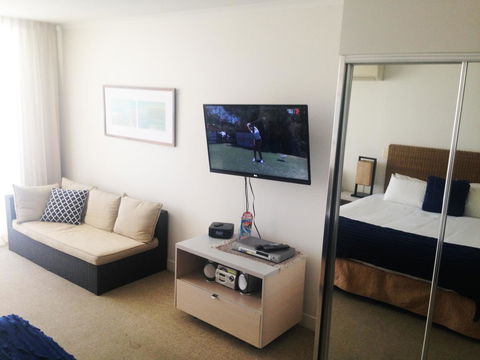 BASE Holidays - Ettalong Beach Premium Apartments - Accommodation Gladstone 32
