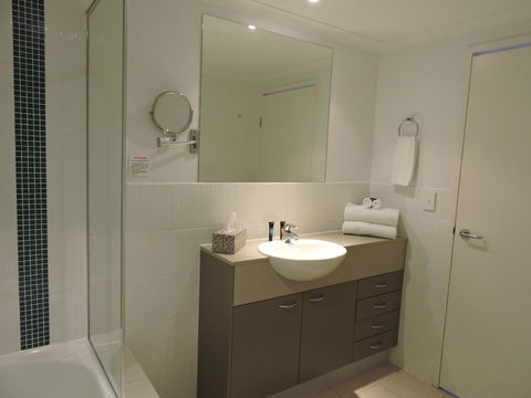 BASE Holidays - Ettalong Beach Premium Apartments - Accommodation Gladstone 6