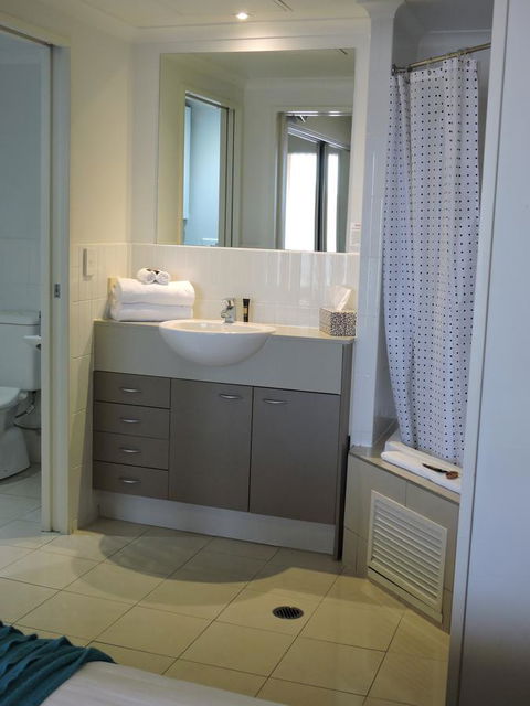 BASE Holidays - Ettalong Beach Premium Apartments - Accommodation Gladstone 8