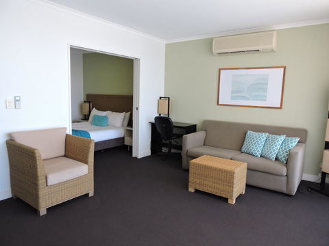 BASE Holidays - Ettalong Beach Premium Apartments - Accommodation Gladstone 9
