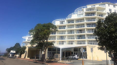 BASE Holidays - Ettalong Beach Premium Apartments - Accommodation Gladstone 0