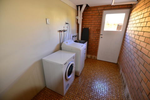 City Centre Apartments - Accommodation Gladstone 3