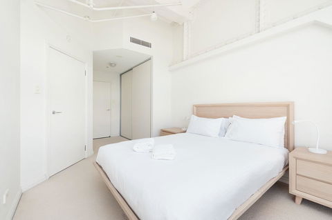 Waterfront Apartment On Sydney Harbour - Accommodation Gladstone 10