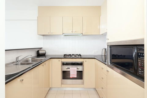 Waterfront Apartment On Sydney Harbour - Accommodation Gladstone 8
