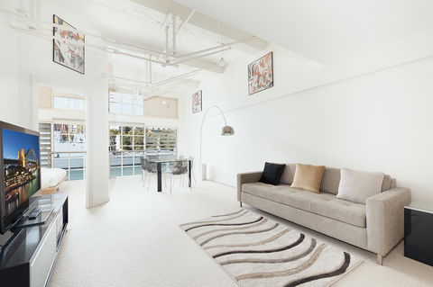 Waterfront Apartment On Sydney Harbour - Accommodation Gladstone 6