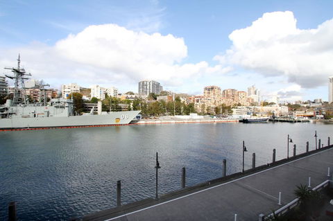 Waterfront Apartment On Sydney Harbour - Accommodation Gladstone 12
