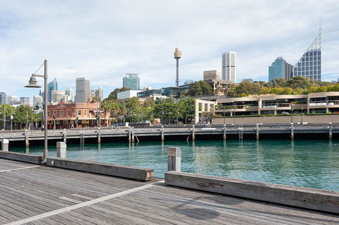Waterfront Apartment On Sydney Harbour - Accommodation Gladstone 5