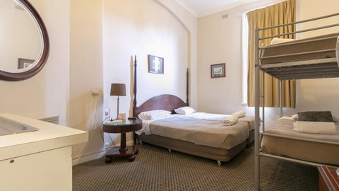 Woolbrokers Hotel - Accommodation Gladstone 28