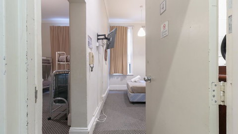 Woolbrokers Hotel - Accommodation Gladstone 8