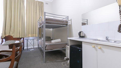 Woolbrokers Hotel - Accommodation Gladstone 13