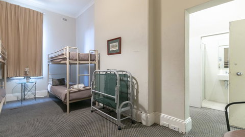Woolbrokers Hotel - Accommodation Gladstone 9