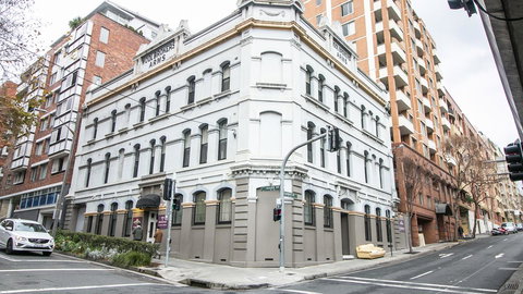 Woolbrokers Hotel - Accommodation Gladstone 0