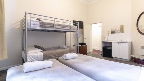 Woolbrokers Hotel - Accommodation Gladstone 16