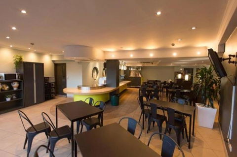 Hotel Hacienda - Accommodation Gladstone 6