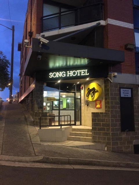 Hotel Hacienda - Accommodation Gladstone 0