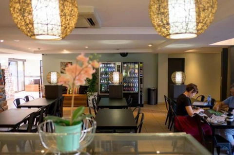 Hotel Hacienda - Accommodation Gladstone 4
